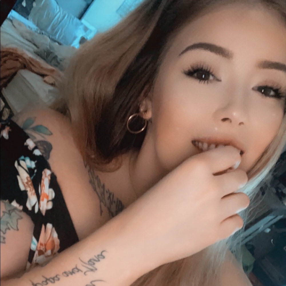 Meet your Posher, Dominique